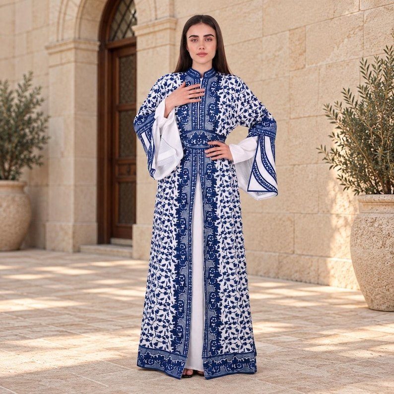 photo_5958678915003911962_x اسم الموديل : قفطان اغباني - الصورة 1